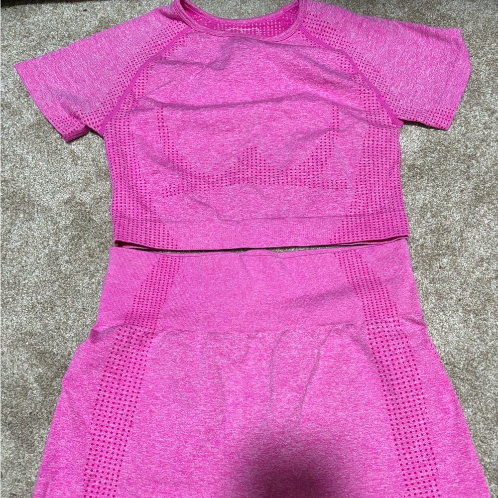 Women Seamless Yoga Outfits 2 Piece Set Workout Gym Shorts + Short Sleeve Crop